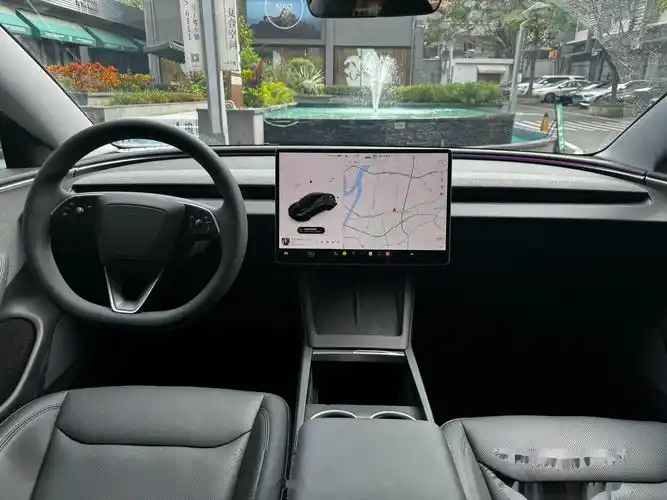 当前位置:>易车>社区>model3社区>租了台新款特斯拉model3内饰还是