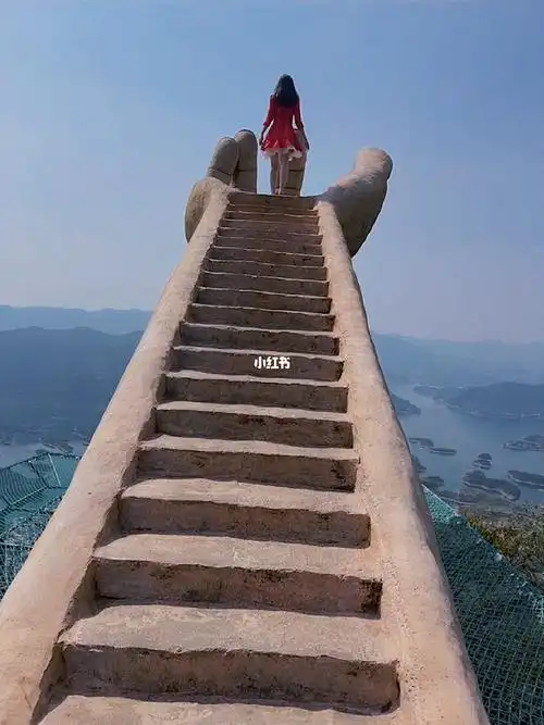 天空之城网红佛手打卡