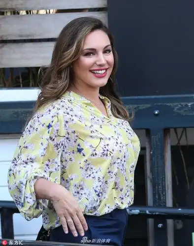 2威尔士女新闻官甜美动人意大利备战训练友谊赛