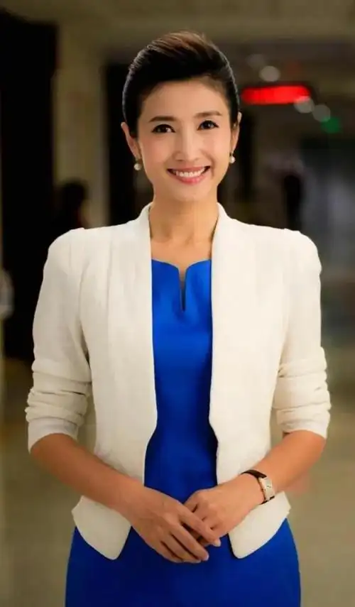 主持风格端庄大气的徐春妮