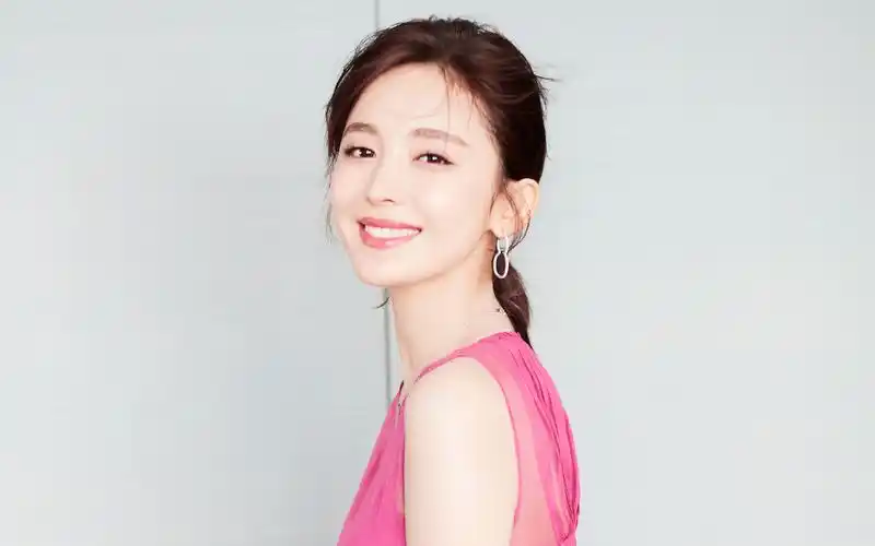 古力娜扎性感透视礼服高清电脑桌面壁纸