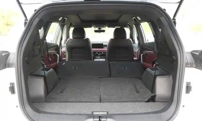 后排放倒变大床,10万出头买2.0t,配7座!捷途x70 plus_新车_车型_搭载