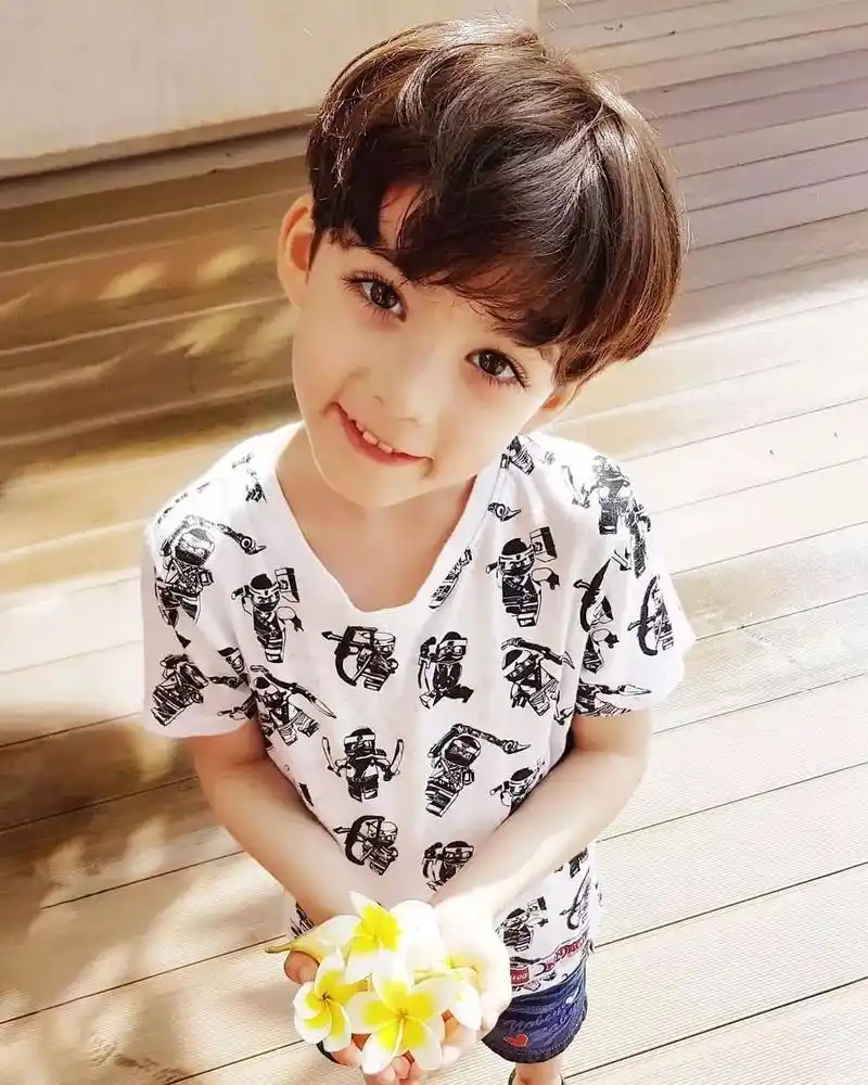 这个混血小男孩让18万人疯狂,网友:又来骗我生孩子_cooper