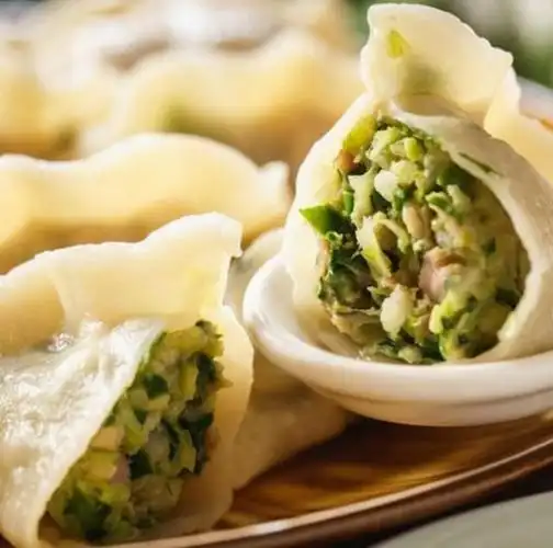 韭菜|韭菜猪肉馅的饺子,怎么做好吃不柴?宝妈多加一步,鲜香无比