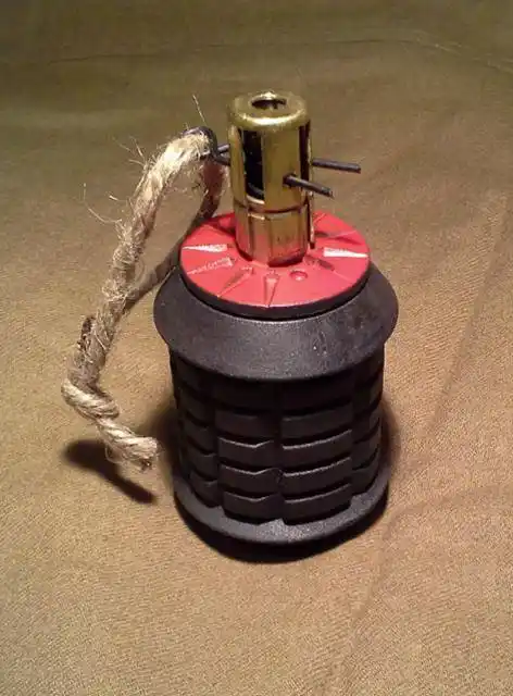 抗战枪械之知己知彼-九七式手榴弹-侵华战争中敲脑袋的笨"弹"