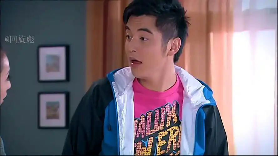 【爱情公寓1.4.5】展博送给女孩变形金刚,6