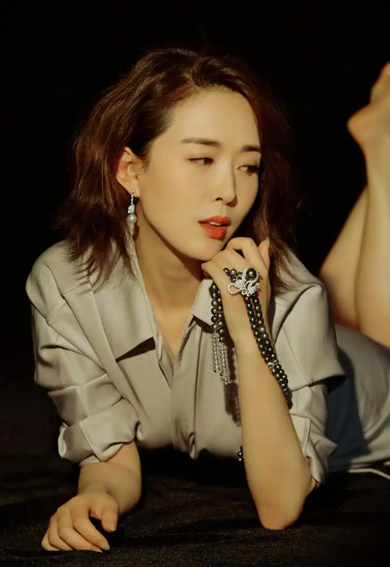 最美嫦娥,中国内地75后女演员颜丹晨