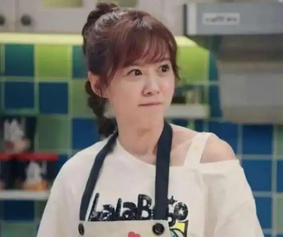 《爱情公寓》李金铭饰演的陈美嘉,开车的表情太萌了吧,网友:我可以!