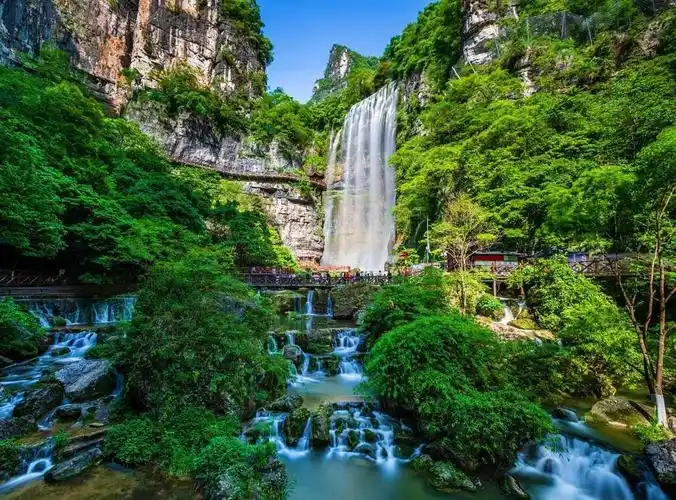 三峡大瀑布:"步步皆景,探秘神农架的必经之地"