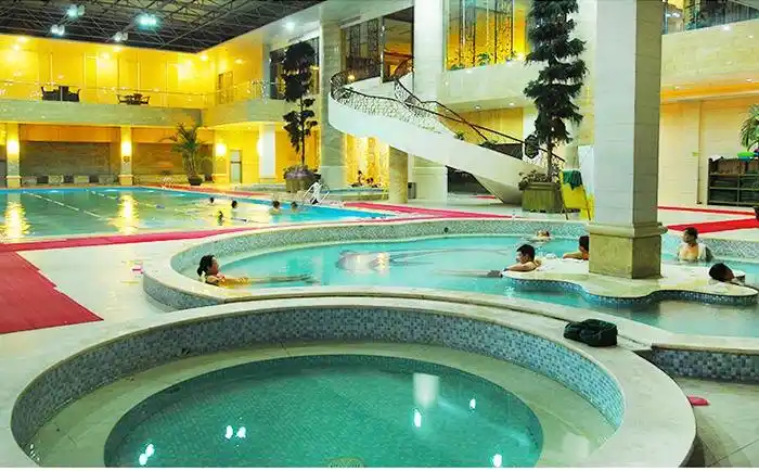 河南平顶山鲁山皇姑浴温泉