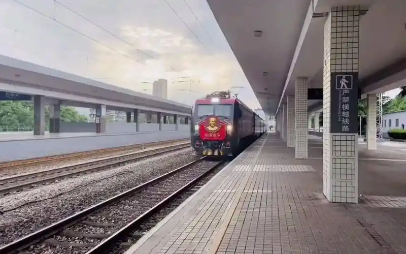 【火车出行】最霸气的普速列车,北京西-长沙z1次列车,请做好列车准备!