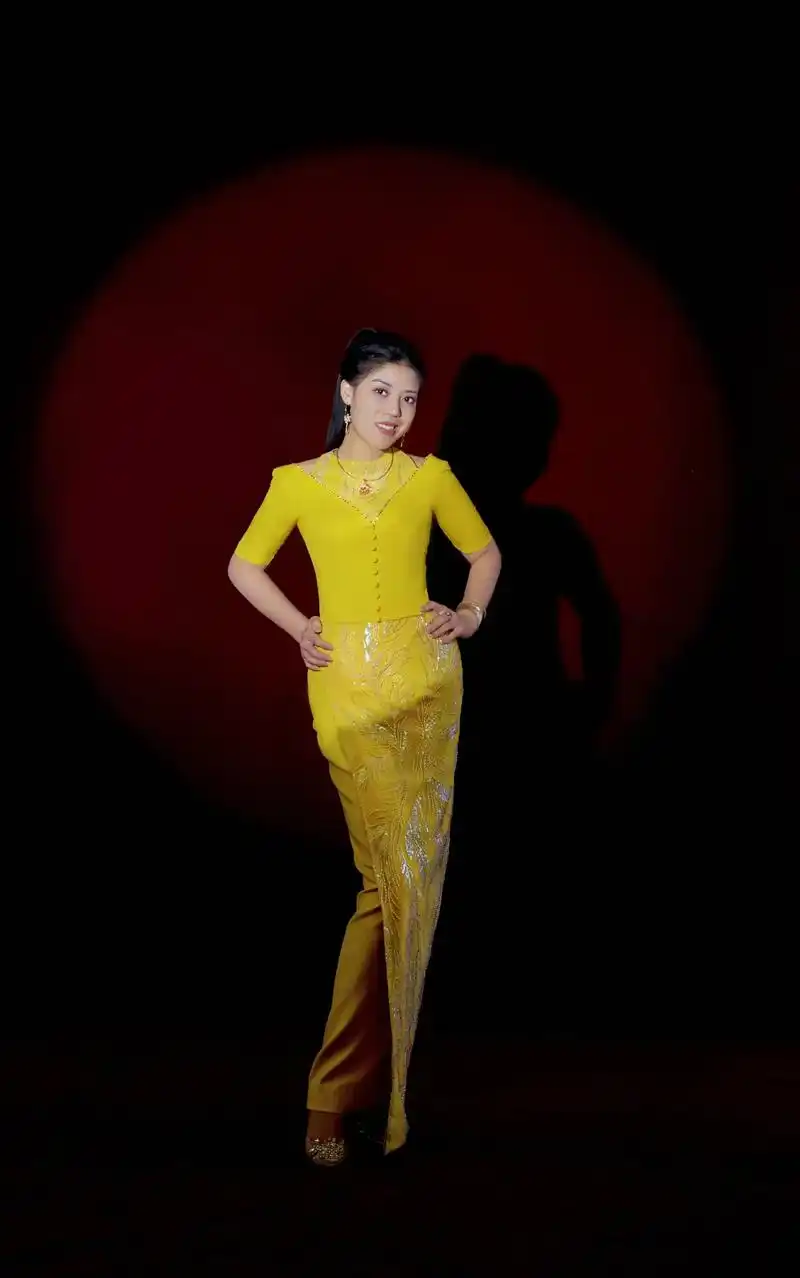 傣族系列.#摄影 #少数民族的魅力 #云南的傣族姑娘真好看  - 抖音