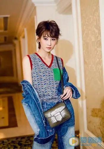 林鹏参演的电视剧作品:2016年《半妖倾城》饰演曹艳艳2016年《人间至