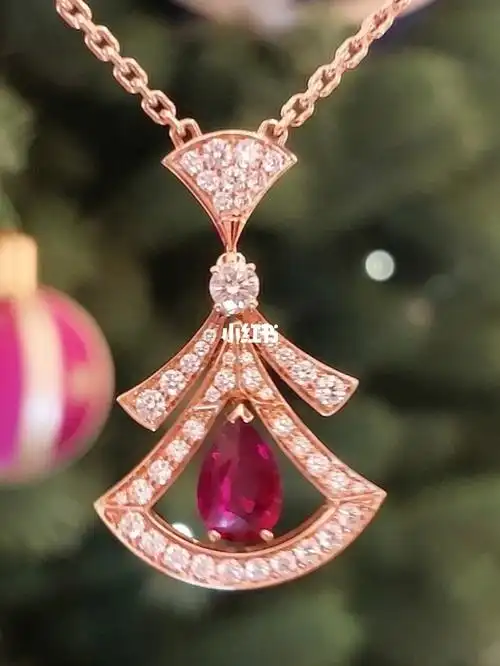 项链  #项链分享  #本命年红色#宝格丽#红宝石  #宝格丽小扇子