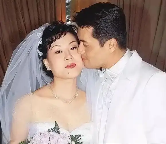 25年后,再看吕良伟邝美云的婚姻,才明白他们离婚是最好的选择