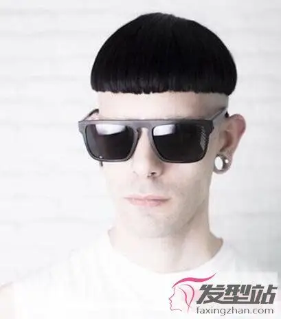 男生锅盖头超帅发型 简约中不乏时尚酷炫