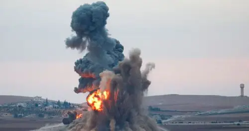 俄军大批战机密集轰炸327名武装分子被炸死为阵亡少将复报