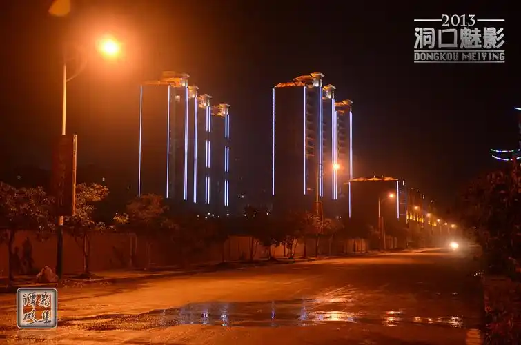 我的家乡座落在湖南省邵阳市洞口县城,这个县城拥有着千年的