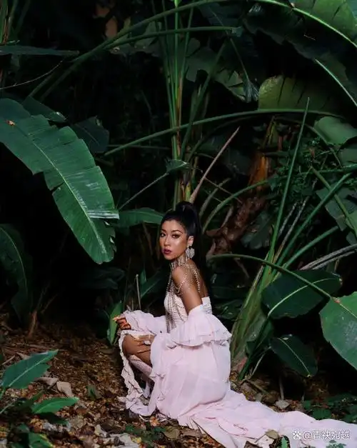 吉克隽逸的一组热带雨林大片正式释出.