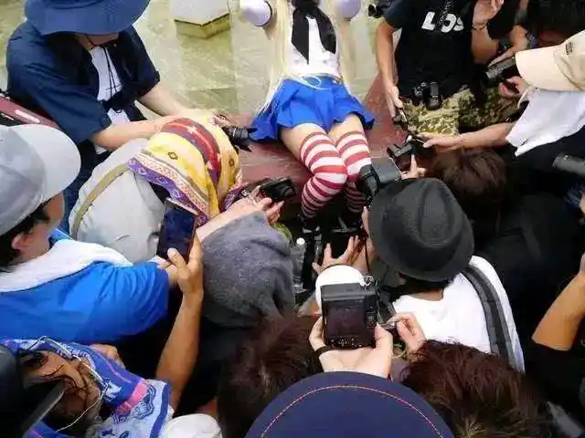 女装大佬上女厕所引争议b站up主回怼网友应该顾谁的感受