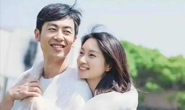 朱亚文与富家女潘禹彤恋情9年,宣告终止,她现在过得怎么样?