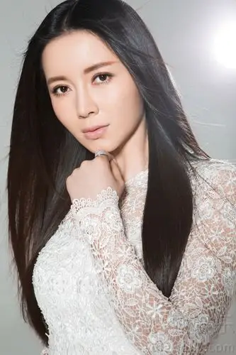 刘敏全新写真曝光 尽显十足女神范5924994-娱.