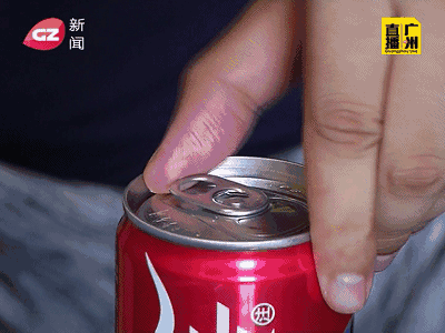 如何优雅地开可乐而不喷射?一分钟学会!