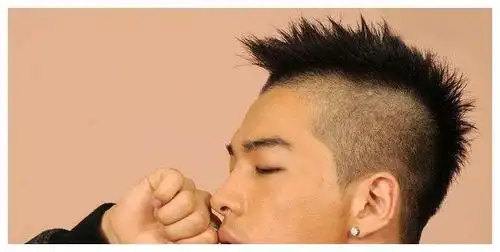 男生自以为很帅,其实很土的3大发型,尤其第2款,女生被丑哭了