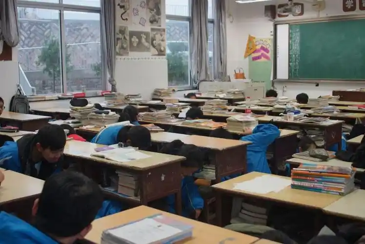 紧张有序,快速有效 ——天台县赤城中学举行第十届文化艺术节之消防