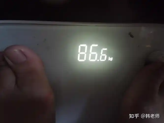 先上两张照片,2021.10.18号,173斤,我的体重巅峰.