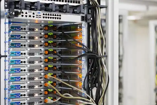 网络交换机是一种扩展网络的设备,它可以为子网提供更多的连接端口