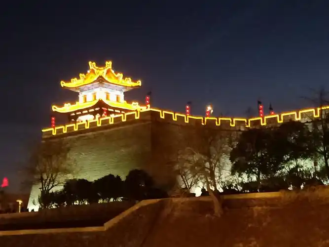 老骥游学(四四八)西安城墙东南角光影秀