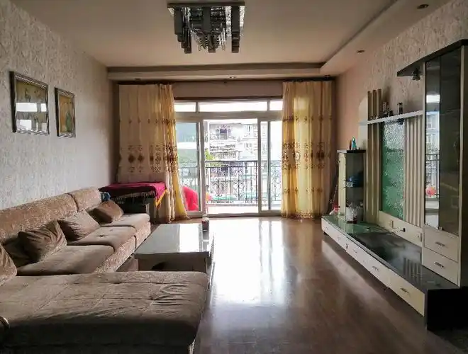 老城区 富民小区三房110万二手房客厅图