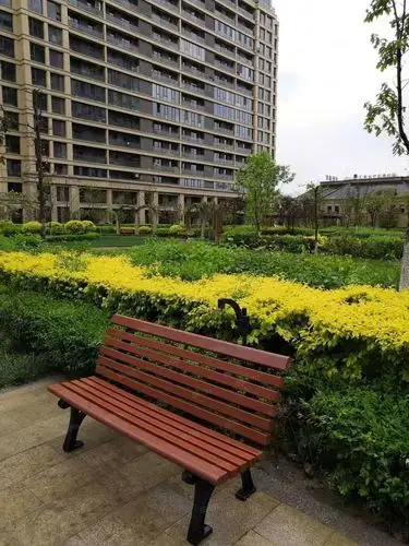 绿城玉园小区238平米中层 四室两厅 双卫 南北通透带车位