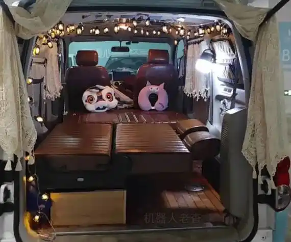 独特的横座 竖座放倒拼床旅行车,日产尼桑nv200改装露营车自驾游