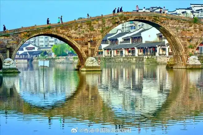 【#沿着大运河去旅行#】因京杭大运河而闻名的塘栖古镇,位于杭州市