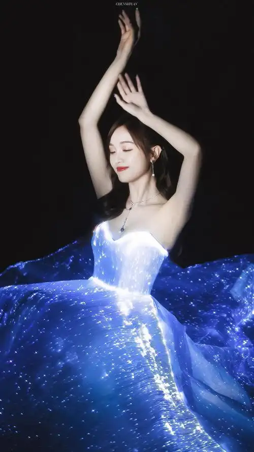 吴宣仪这条裙子好漂亮