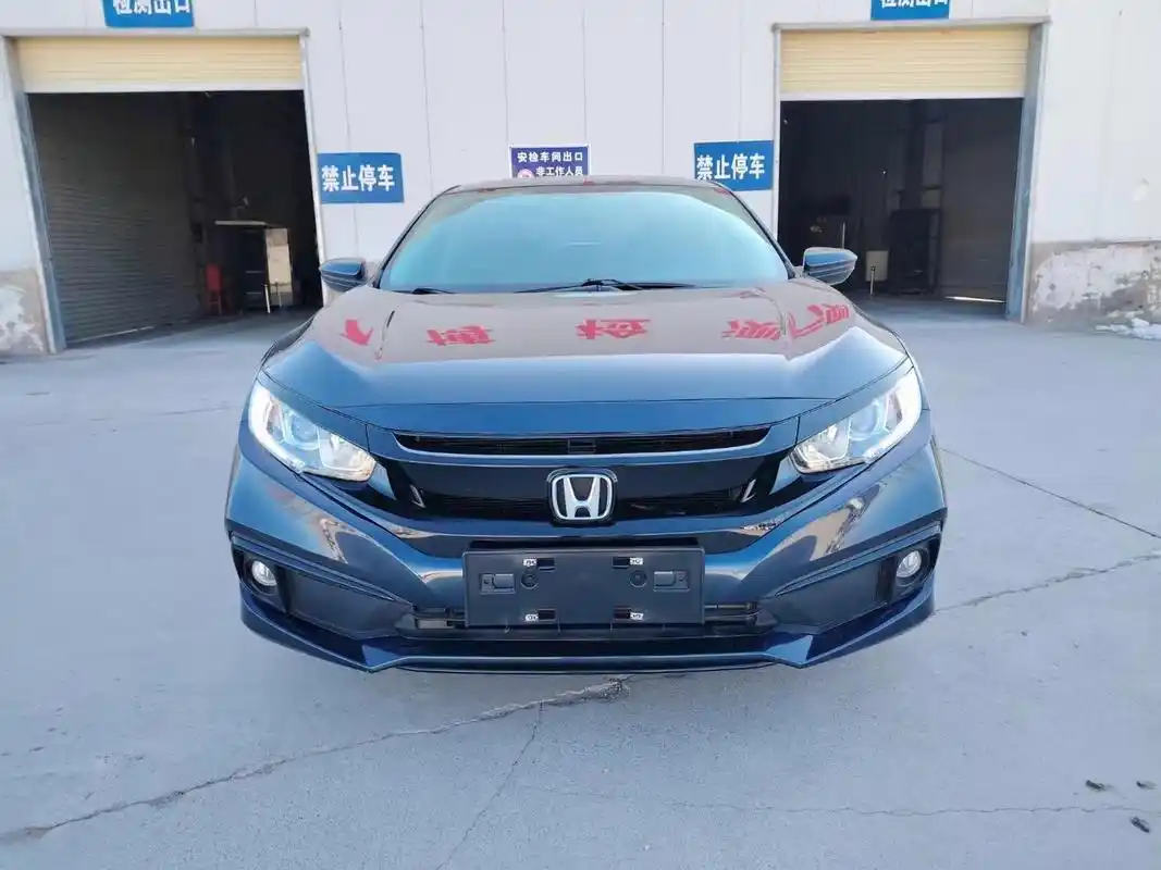 20年下半年上牌本田思域220燃动版,新车指导价145900,私家一手车,实表