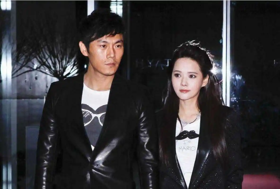 星娱资讯速递# #庾澄庆伊能静be美学# 庾澄庆和伊能静有种小说照进