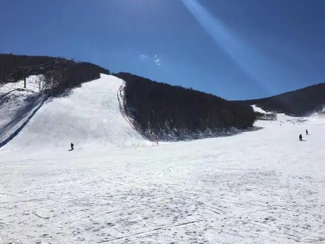 张家口多乐美地滑雪场