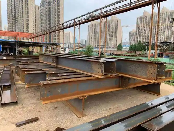 2019年8月3日 1号楼钢柱和钢梁,6跨液压提升钢架工作汇总