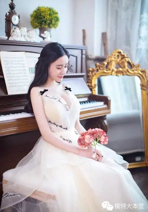 气质美女姚佳莹portia唯美写真