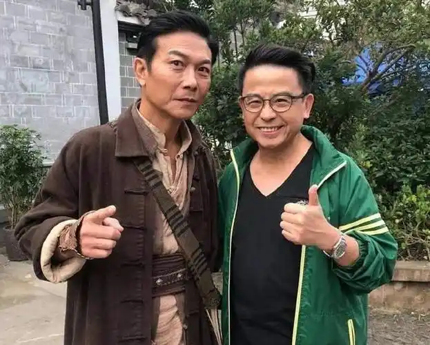 在香港演艺圈,钱小豪,钱嘉乐这两位"钱氏兄弟"称得上是响当当的人物