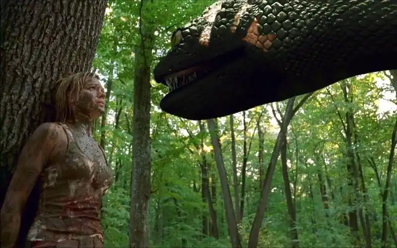 几分钟看完《狂蟒之灾3》看到他们的深情对视,我感受到了爱情!