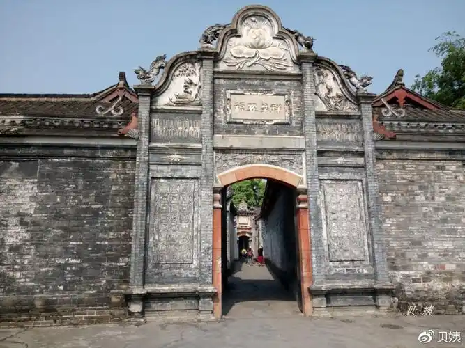 刘氏庄园小姐楼院门