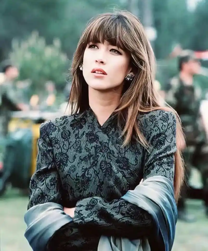 法国国宝级女演员,被称为"法兰西玫瑰",浑身散发着不可阻挡的魅力和不