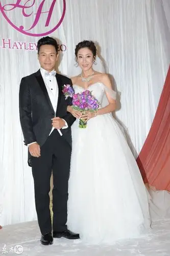 杨怡"结婚"了,新郎却是郭晋安?原来是为剧集《再创世纪》宣传