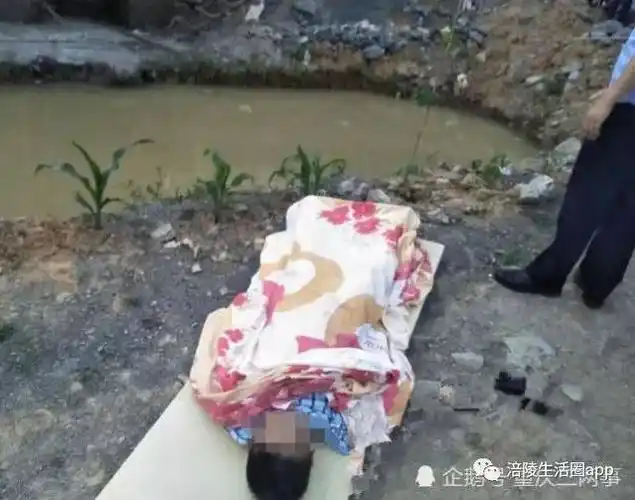 悲剧!涪陵一男童在工地水池游泳溺亡