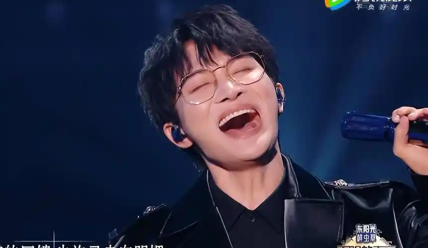 周深,胡梦周惊艳合唱,多元素编曲梦回《开端》,悬疑感拉满_瞬间_部分