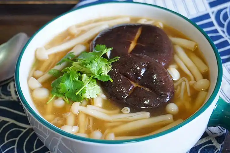 低脂减肥三鲜菌菇汤,健康好做不长肉,女人常喝气色好,身体棒!